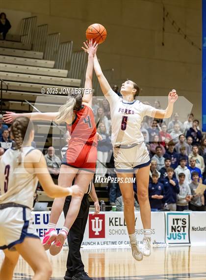 Thumbnail 3 in Hornell vs. Chenango Forks (NYSPHSAA Class B State Semi-Final) photogallery.