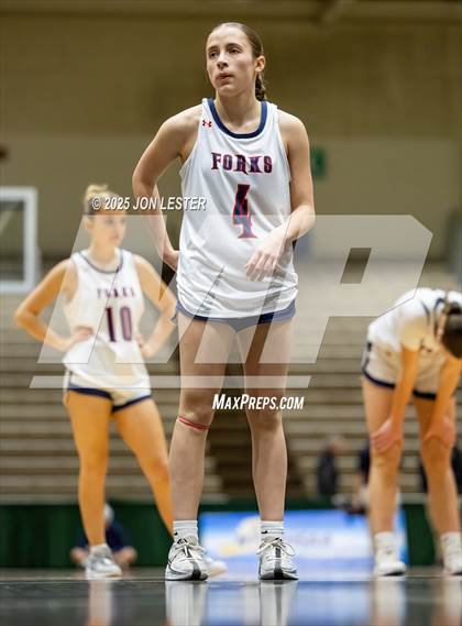Thumbnail 3 in Hornell vs. Chenango Forks (NYSPHSAA Class B State Semi-Final) photogallery.