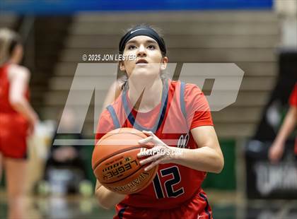 Thumbnail 1 in Hornell vs. Chenango Forks (NYSPHSAA Class B State Semi-Final) photogallery.