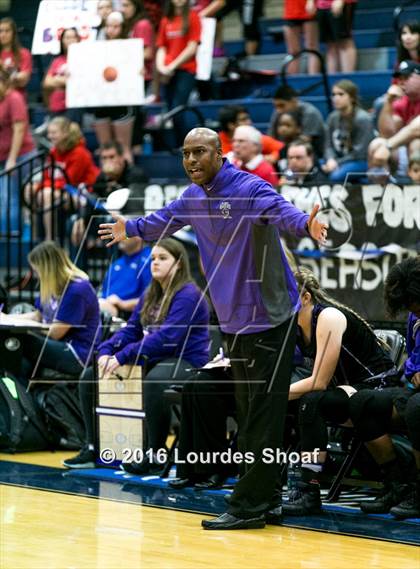 Thumbnail 3 in Bowie vs. Cedar Ridge photogallery.