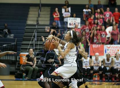 Thumbnail 2 in Bowie vs. Cedar Ridge photogallery.