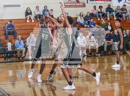 Thumbnail 2 in Roswell vs Pinewood Prep (Rotary Roundball Classic) photogallery.