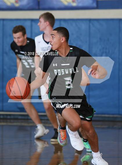 Thumbnail 2 in Roswell vs Pinewood Prep (Rotary Roundball Classic) photogallery.