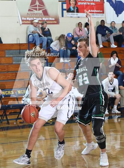 Thumbnail 2 in Roswell vs Pinewood Prep (Rotary Roundball Classic) photogallery.