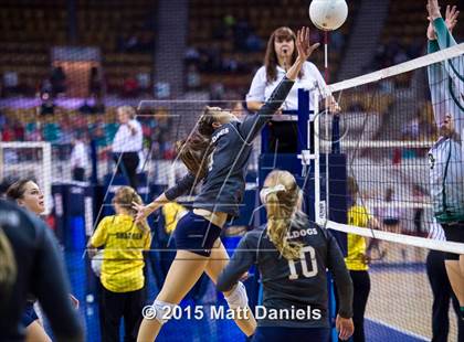 Thumbnail 3 in University vs. Manitou Springs (CHSAA 3A Playoff) photogallery.