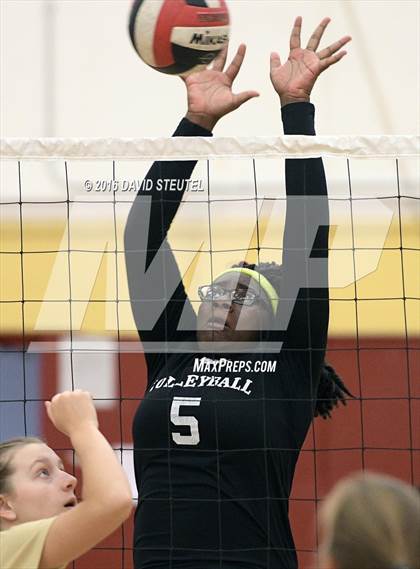 Thumbnail 3 in Golden Sierra @ Encina Prep photogallery.
