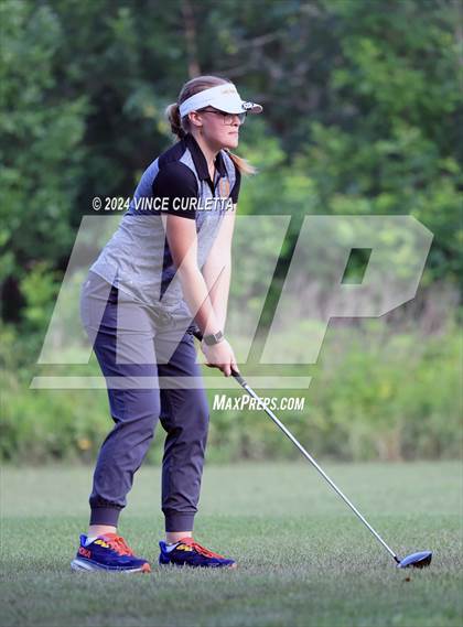 Thumbnail 2 in UIL 3A Girls Golf Finals photogallery.