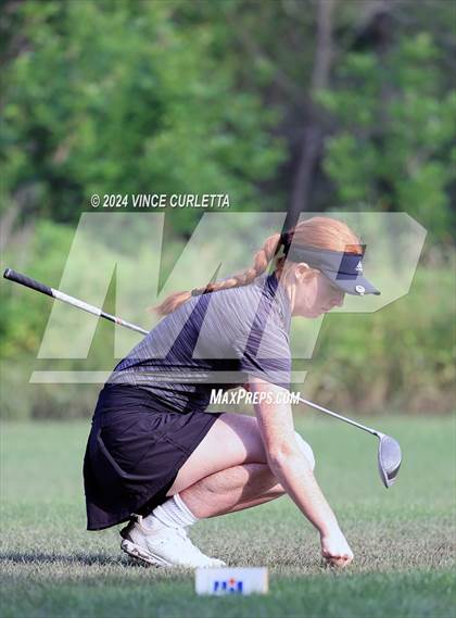 Thumbnail 3 in UIL 3A Girls Golf Finals photogallery.