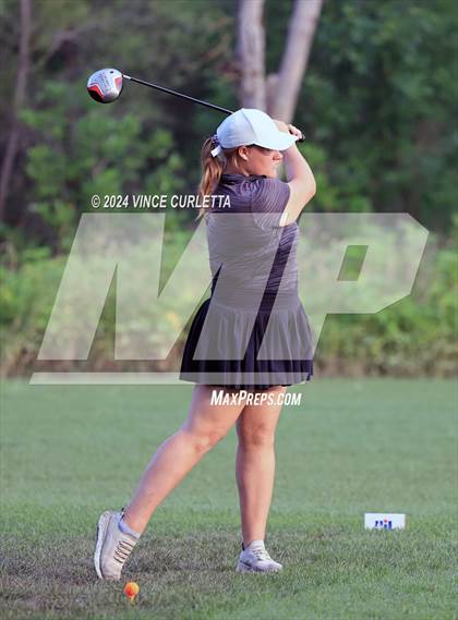 Thumbnail 2 in UIL 3A Girls Golf Finals photogallery.