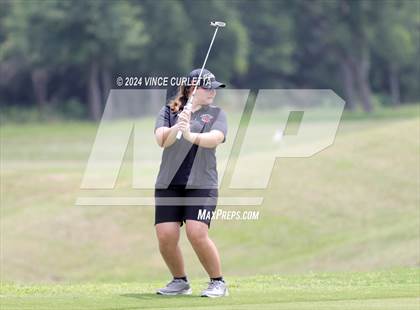 Thumbnail 3 in UIL 3A Girls Golf Finals photogallery.