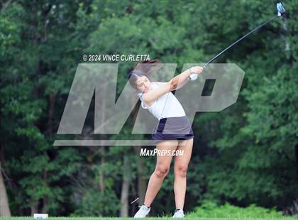 Thumbnail 2 in UIL 3A Girls Golf Finals photogallery.
