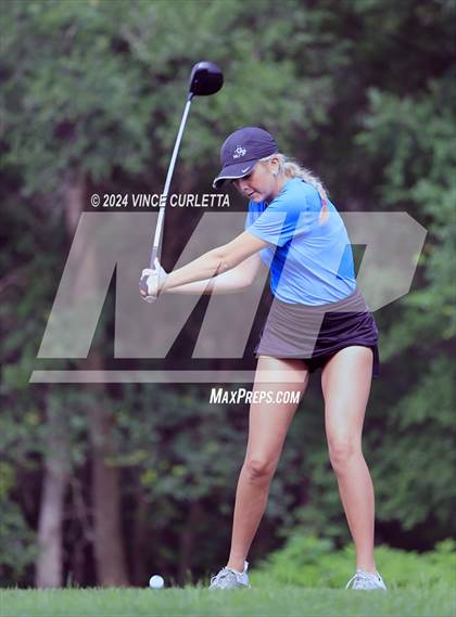Thumbnail 3 in UIL 3A Girls Golf Finals photogallery.