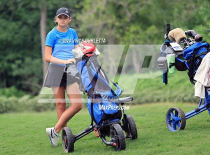 Thumbnail 2 in UIL 3A Girls Golf Finals photogallery.