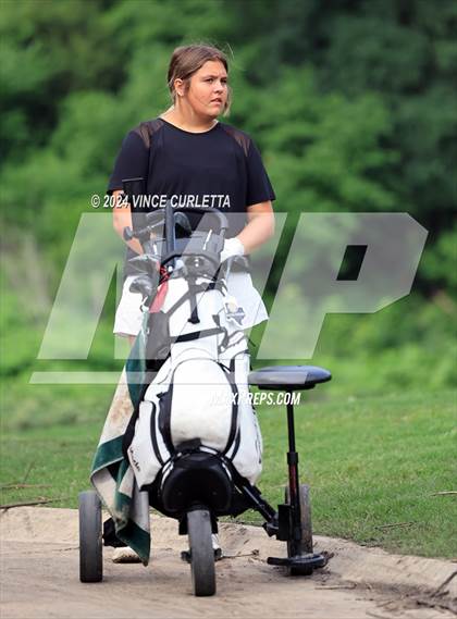 Thumbnail 3 in UIL 3A Girls Golf Finals photogallery.