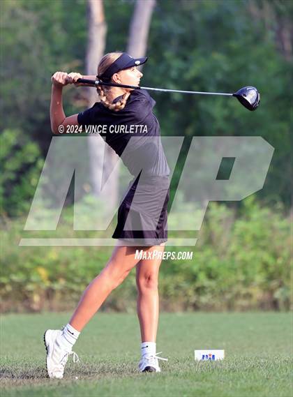 Thumbnail 2 in UIL 3A Girls Golf Finals photogallery.