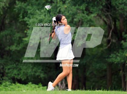 Thumbnail 2 in UIL 3A Girls Golf Finals photogallery.