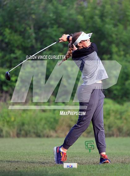 Thumbnail 1 in UIL 3A Girls Golf Finals photogallery.