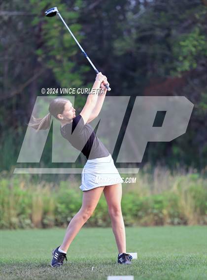 Thumbnail 3 in UIL 3A Girls Golf Finals photogallery.