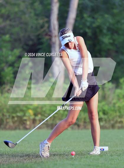 Thumbnail 1 in UIL 3A Girls Golf Finals photogallery.