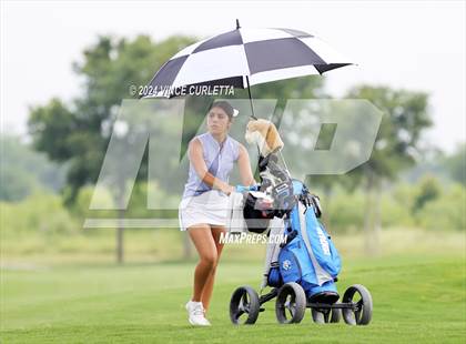 Thumbnail 3 in UIL 3A Girls Golf Finals photogallery.