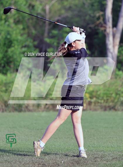 Thumbnail 2 in UIL 3A Girls Golf Finals photogallery.