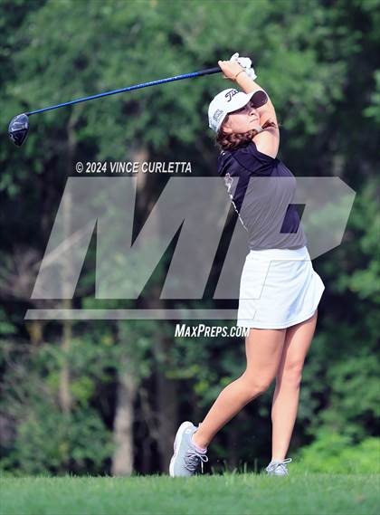 Thumbnail 2 in UIL 3A Girls Golf Finals photogallery.