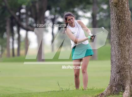 Thumbnail 1 in UIL 3A Girls Golf Finals photogallery.