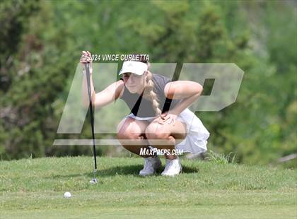 Thumbnail 2 in UIL 3A Girls Golf Finals photogallery.