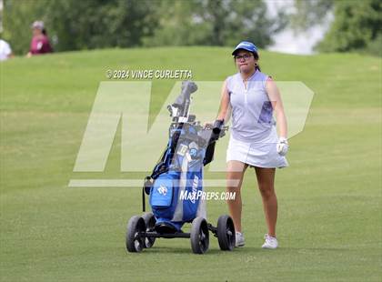 Thumbnail 2 in UIL 3A Girls Golf Finals photogallery.