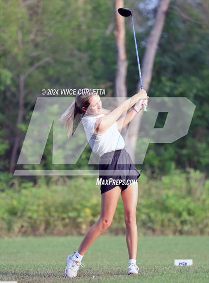 Thumbnail 3 in UIL 3A Girls Golf Finals photogallery.