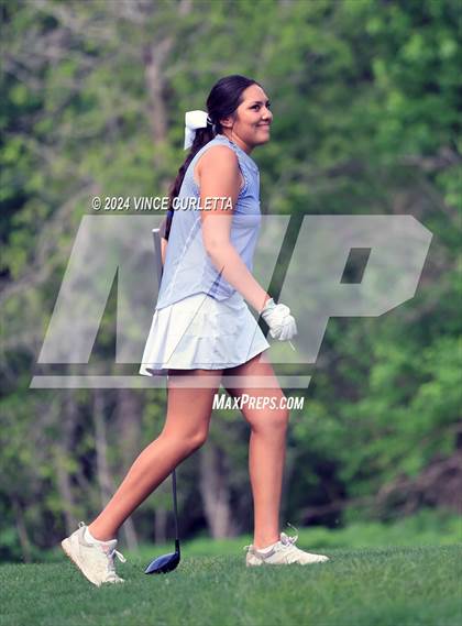 Thumbnail 3 in UIL 3A Girls Golf Finals photogallery.