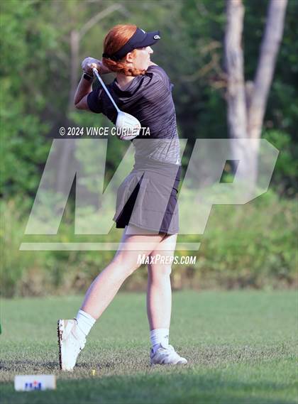 Thumbnail 2 in UIL 3A Girls Golf Finals photogallery.