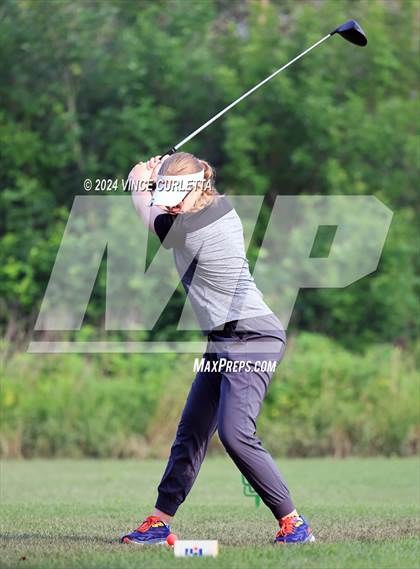 Thumbnail 3 in UIL 3A Girls Golf Finals photogallery.