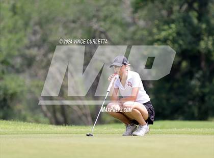 Thumbnail 3 in UIL 3A Girls Golf Finals photogallery.