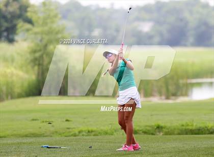 Thumbnail 2 in UIL 3A Girls Golf Finals photogallery.