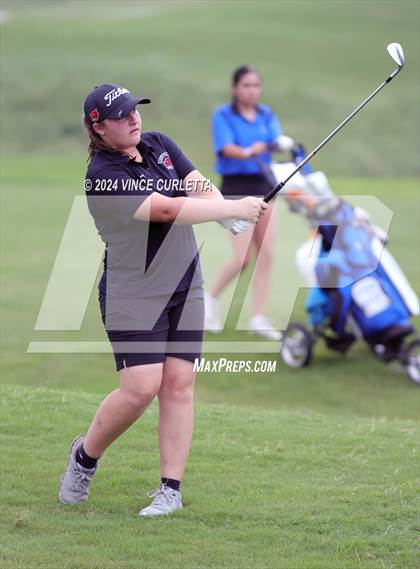 Thumbnail 3 in UIL 3A Girls Golf Finals photogallery.