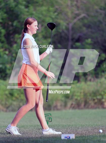 Thumbnail 3 in UIL 3A Girls Golf Finals photogallery.