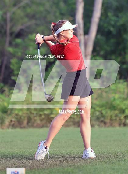 Thumbnail 3 in UIL 3A Girls Golf Finals photogallery.