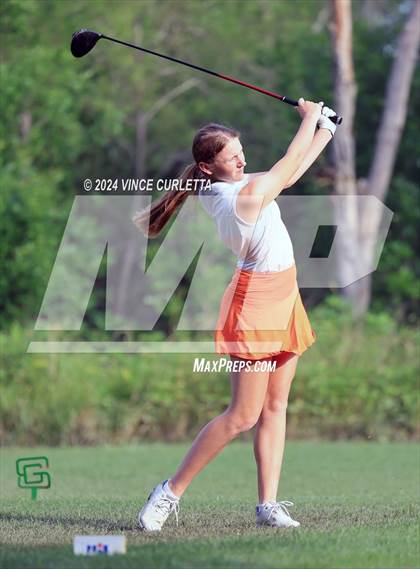 Thumbnail 3 in UIL 3A Girls Golf Finals photogallery.