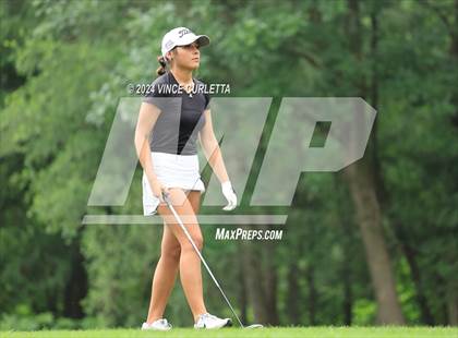 Thumbnail 2 in UIL 3A Girls Golf Finals photogallery.