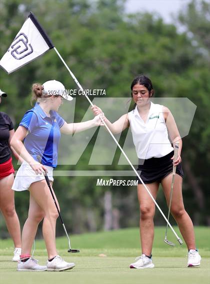 Thumbnail 2 in UIL 3A Girls Golf Finals photogallery.