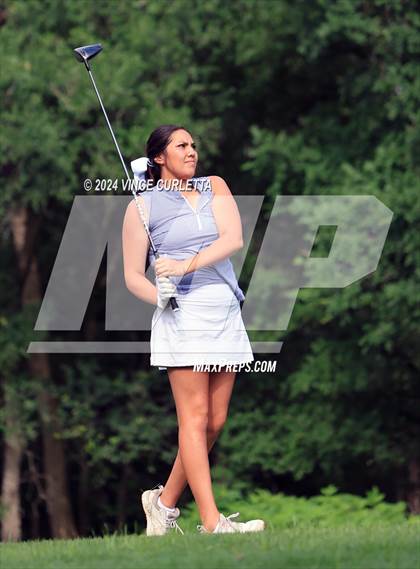 Thumbnail 1 in UIL 3A Girls Golf Finals photogallery.