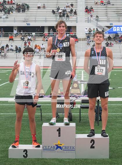 Thumbnail 2 in UIL 5A Track Region III Final (Medal Ceremony) photogallery.