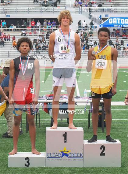 Thumbnail 1 in UIL 5A Track Region III Final (Medal Ceremony) photogallery.