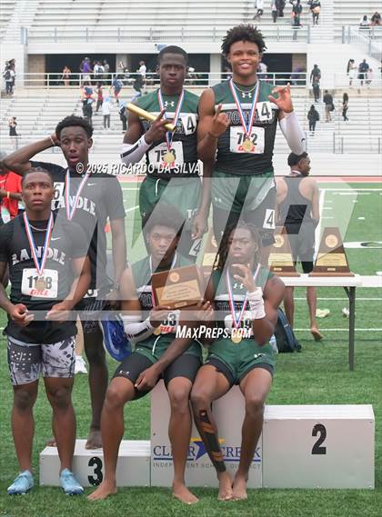 Thumbnail 2 in UIL 5A Track Region III Final (Medal Ceremony) photogallery.