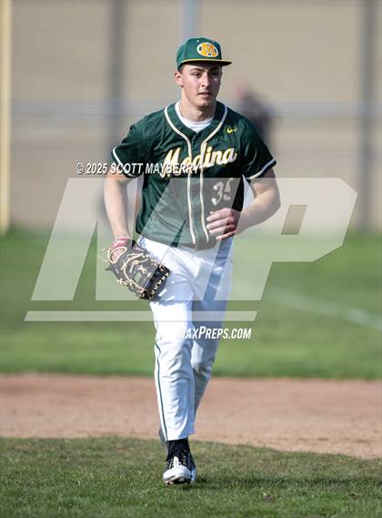 Thumbnail 3 in Medina @ Strongsville photogallery.