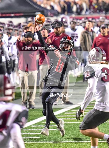 Thumbnail 2 in Searcy vs. Benton (AAA 6A State Final) photogallery.