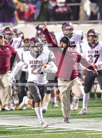 Thumbnail 1 in Searcy vs. Benton (AAA 6A State Final) photogallery.