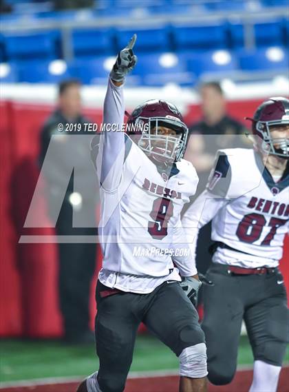 Thumbnail 2 in Searcy vs. Benton (AAA 6A State Final) photogallery.