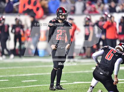 Thumbnail 3 in Searcy vs. Benton (AAA 6A State Final) photogallery.